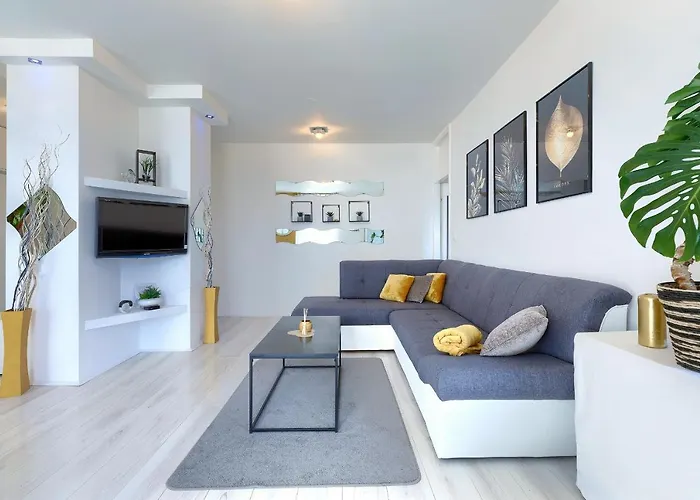 Seny Gold Apartman Póla
