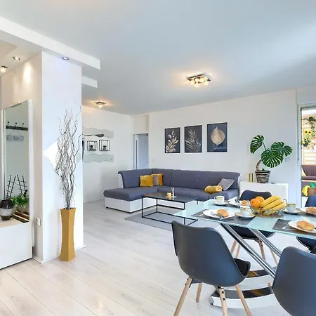 Seny Gold Apartment Pula