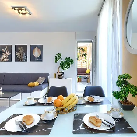 Seny Gold Apartment