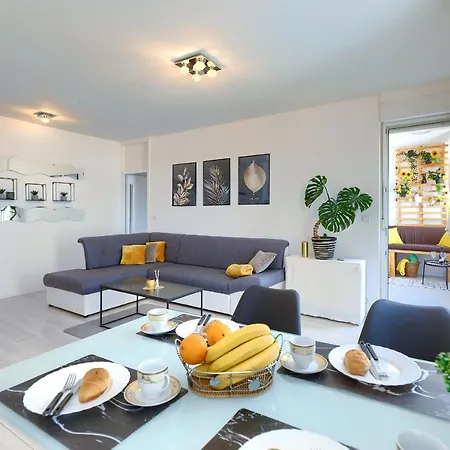 Seny Gold Apartman *