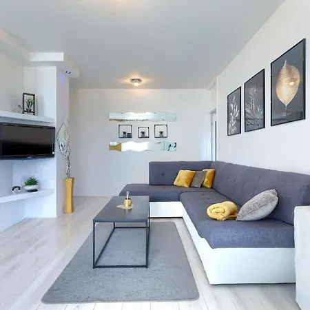 Seny Gold Apartman Pula